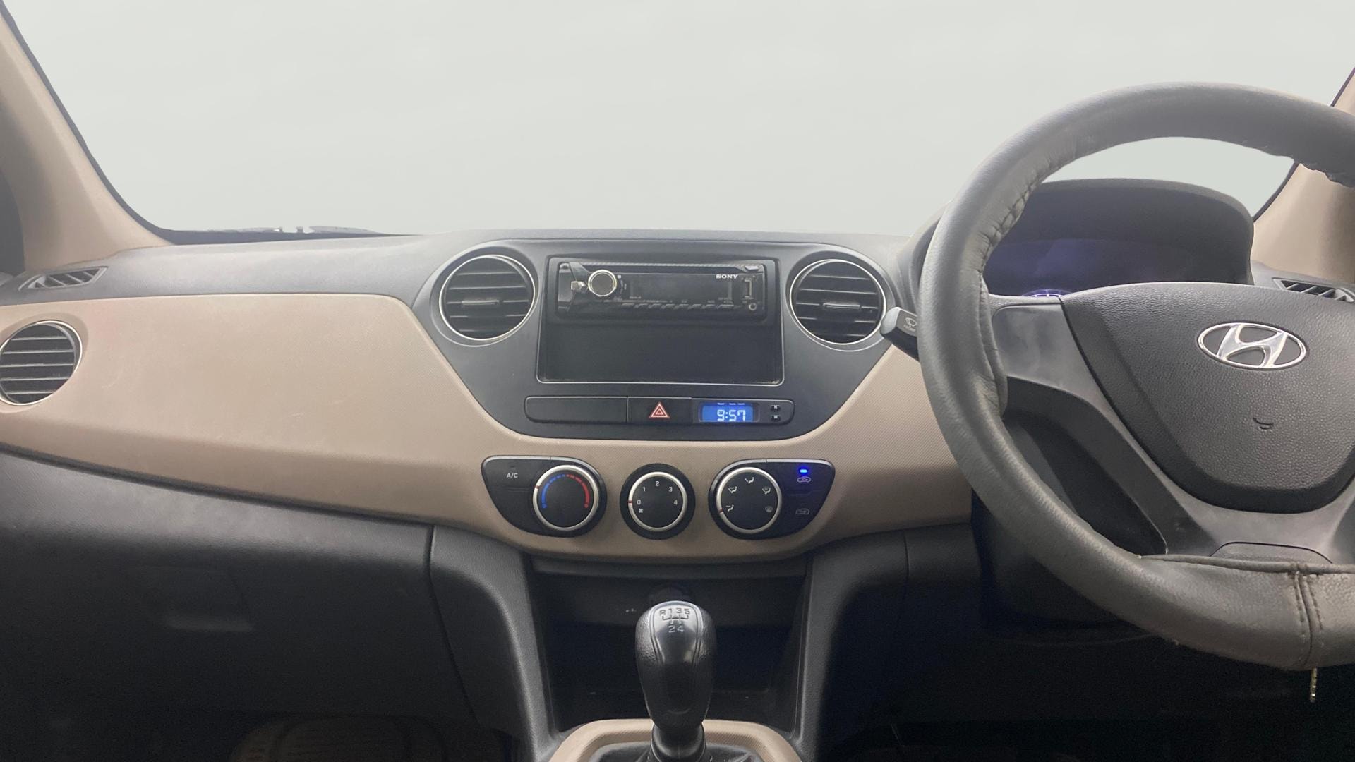 View 2014 Hyundai Grand i10 1.1 Magna Diesel Image 31 Used 2014 Hyundai Grand i10 1.1 Magna Diesel Image 31