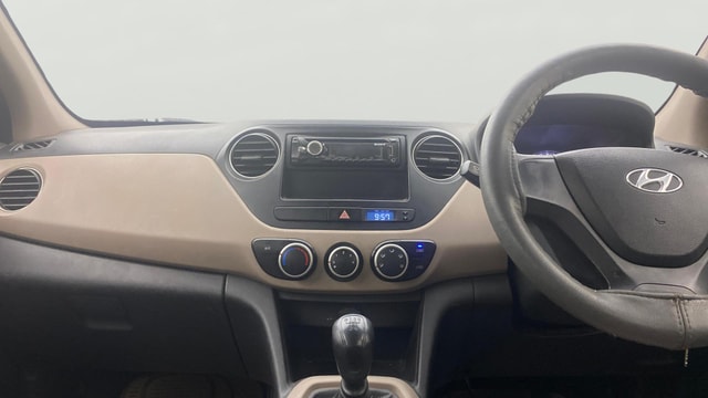 View Hyundai Grand i10 Image 31 Used Hyundai Grand i10 Image 31