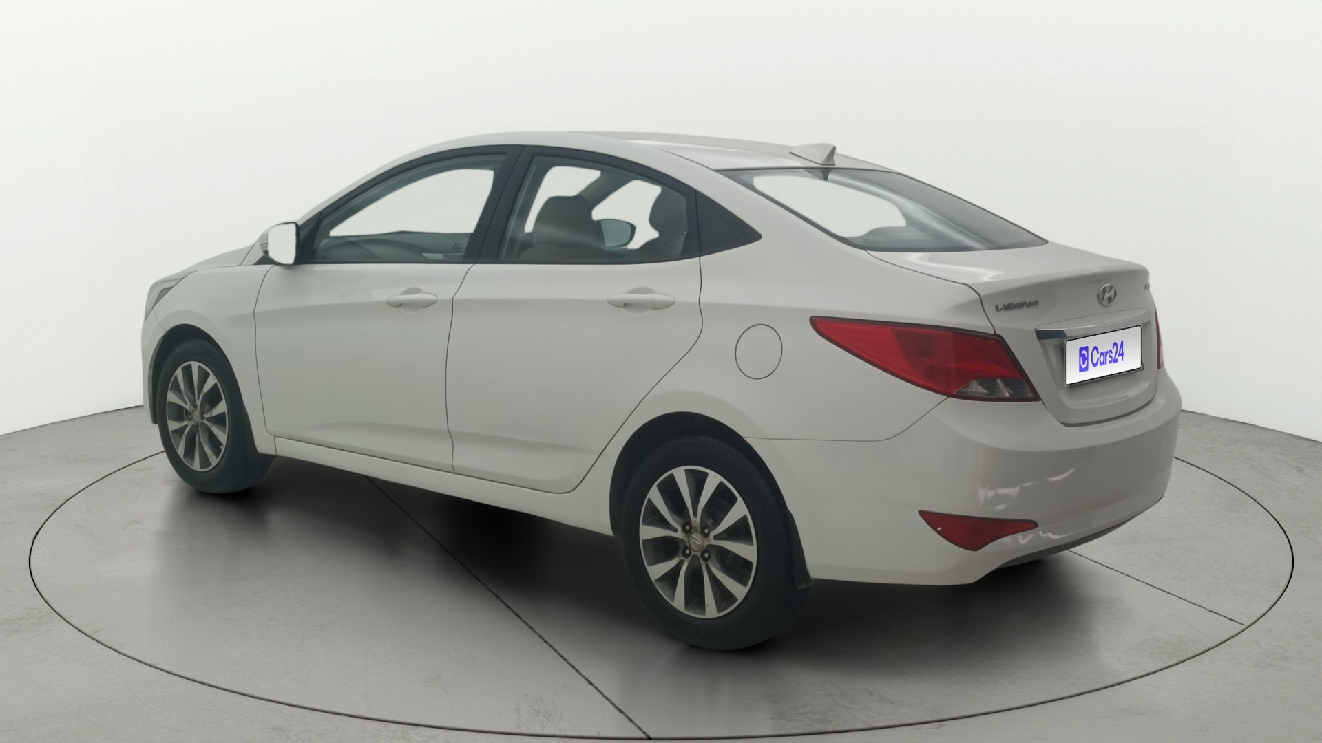 View 2017 Hyundai Verna 1.6 VTVT SX Image 2 Used 2017 Hyundai Verna 1.6 VTVT SX Image 2