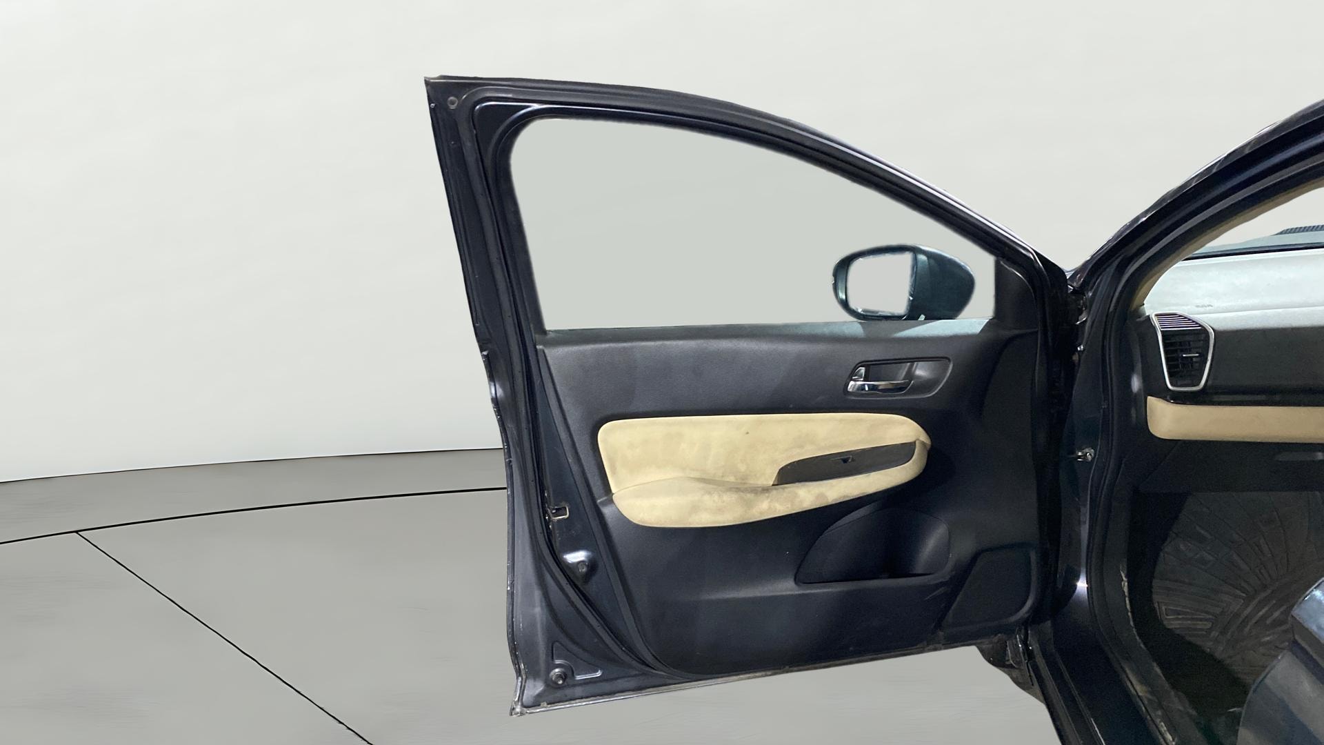 View 2022 Honda City ZX MT Diesel Anniversary Edition Image 32 Used 2022 Honda City ZX MT Diesel Anniversary Edition Image 32