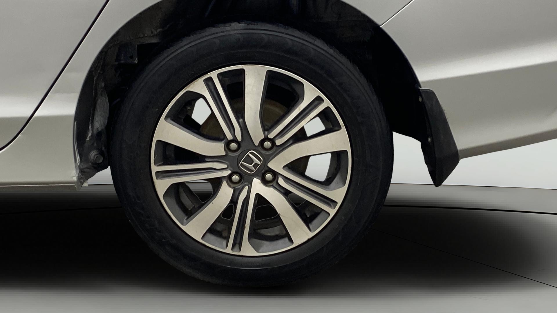 View 2021 Honda City ZX MT Diesel Anniversary Edition Image 12 Used 2021 Honda City ZX MT Diesel Anniversary Edition Image 12