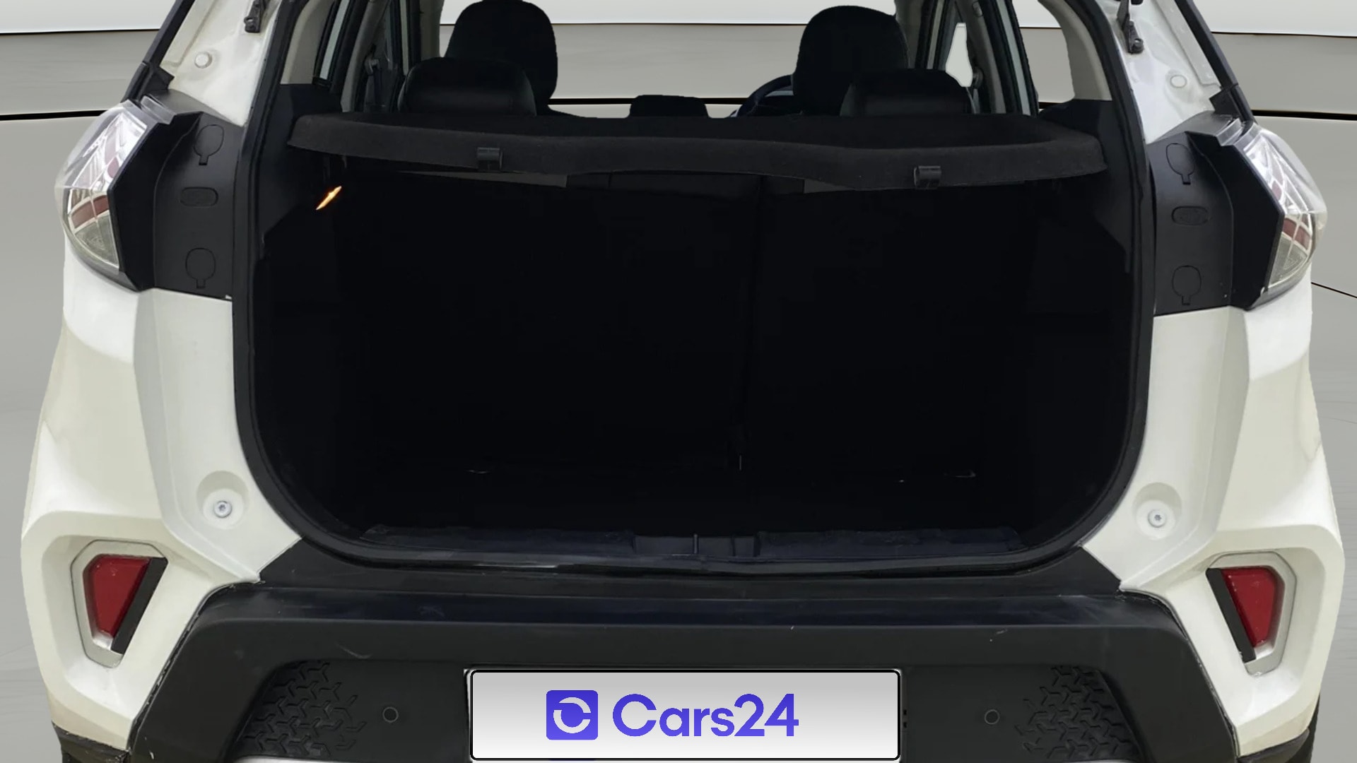 View 2023 Tata Nexon Revotron XE Image 42 Used 2023 Tata Nexon Revotron XE Image 42