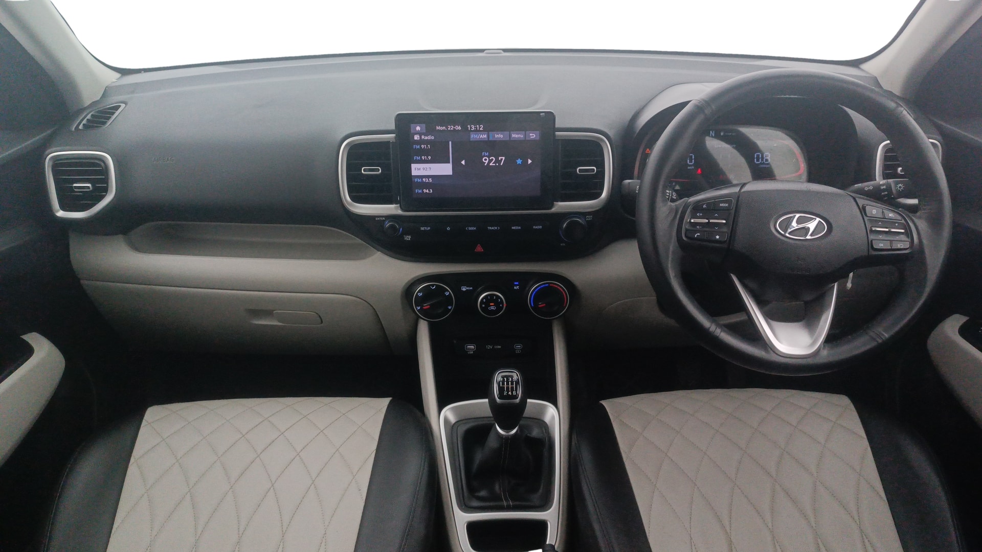View 2023 Hyundai Venue S (O) 1.0 Turbo Petrol MT Image 16 Used 2023 Hyundai Venue S (O) 1.0 Turbo Petrol MT Image 16