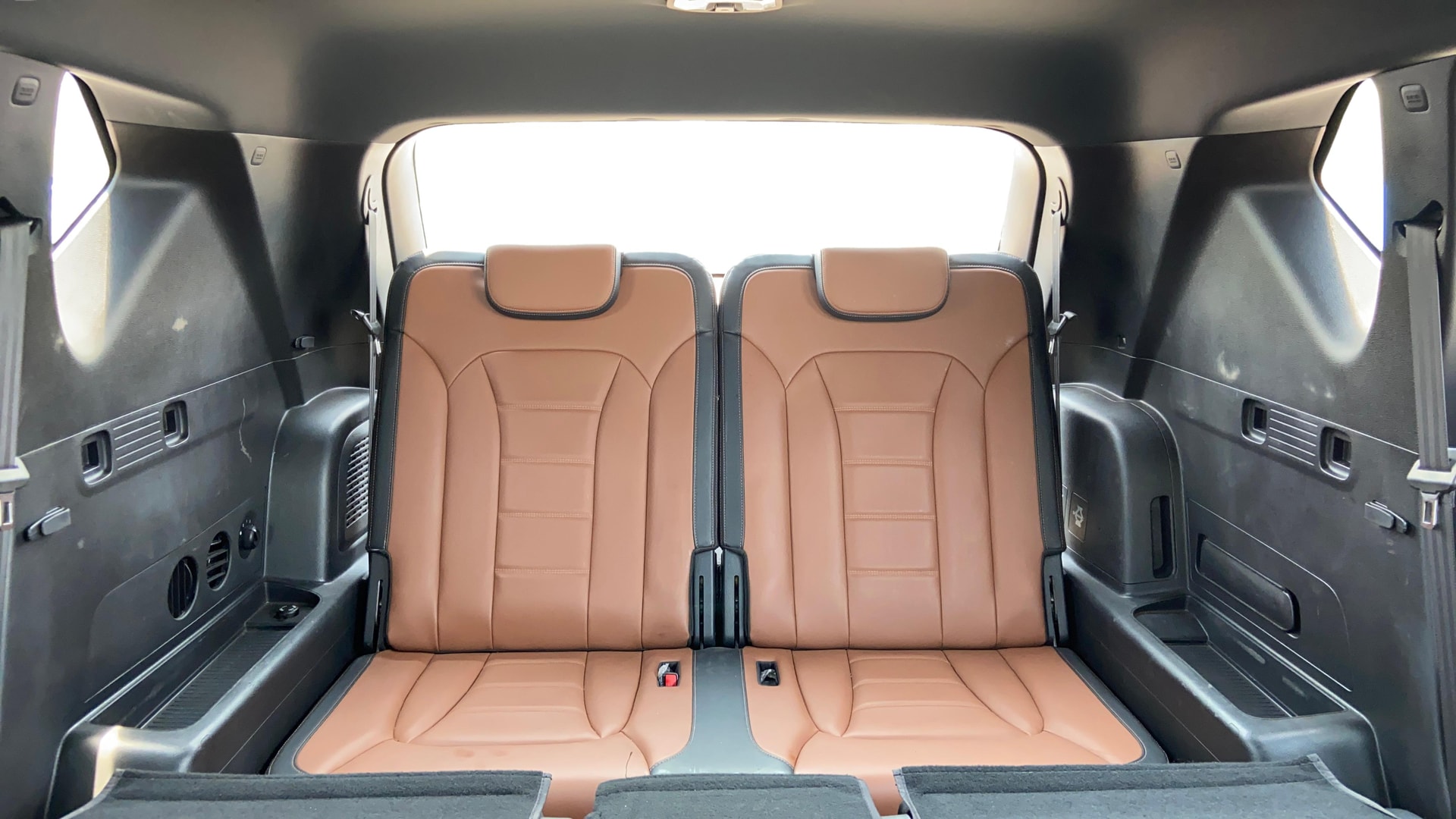 View 2019 Mahindra Alturas G4 4WD AT Image 10 Used 2019 Mahindra Alturas G4 4WD AT Image 10