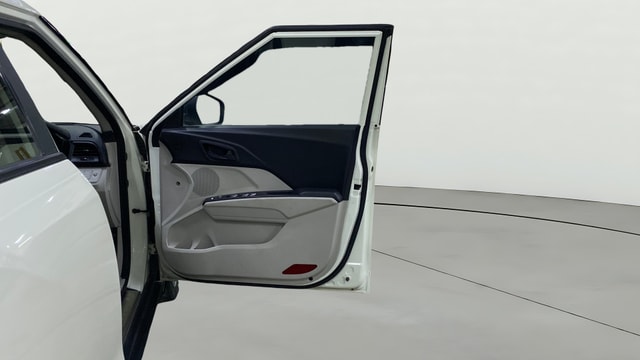 View Mahindra XUV300 Image 43 Used Mahindra XUV300 Image 43