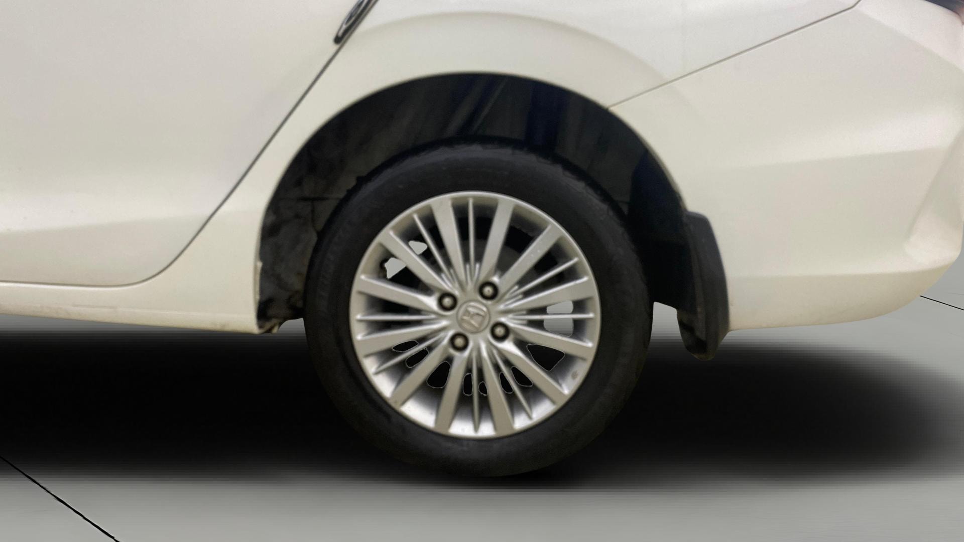 View 2020 Honda City ZX MT Diesel Anniversary Edition Image 11 Used 2020 Honda City ZX MT Diesel Anniversary Edition Image 11