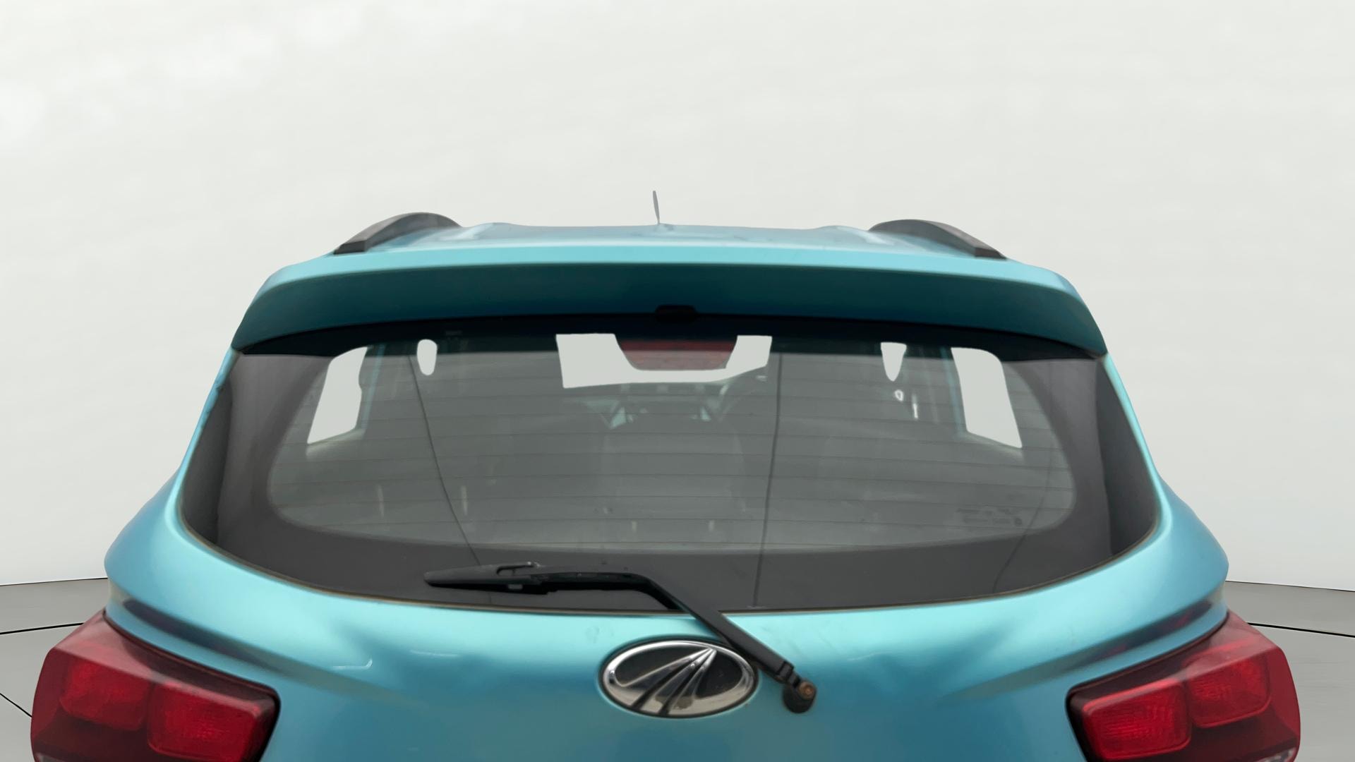 View 2016 Mahindra KUV100 K8 Petrol 5 Seater BS IV Image 3 Used 2016 Mahindra KUV100 K8 Petrol 5 Seater BS IV Image 3