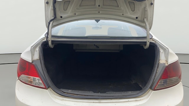 View Hyundai Fluidic Verna Image 37 Used Hyundai Fluidic Verna Image 37