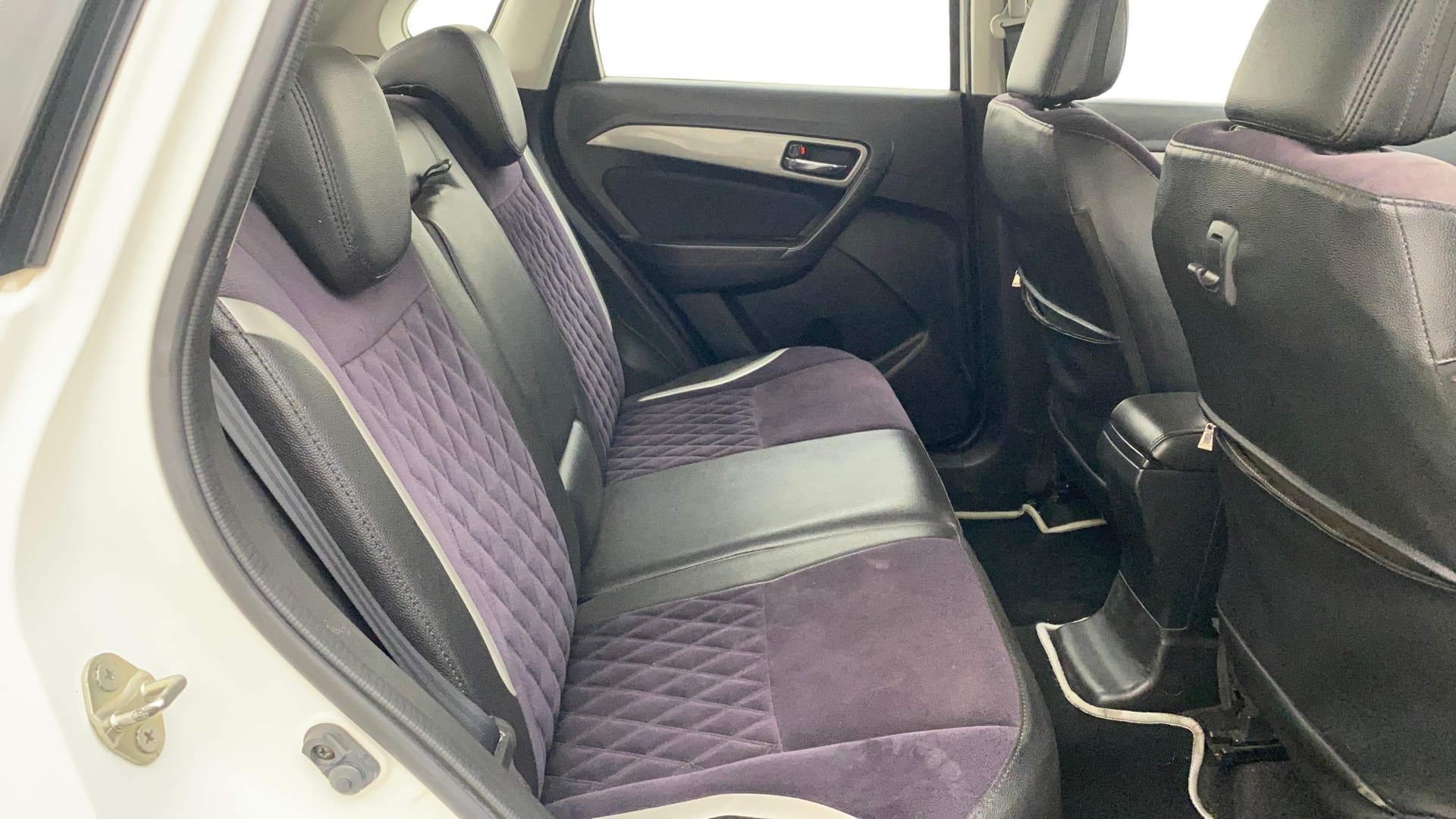 View 2019 Maruti Suzuki 1000 Base Variant Image 29 Used 2019 Maruti Suzuki 1000 Base Variant Image 29