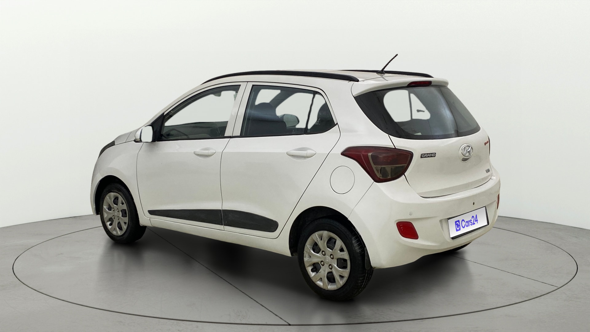 View 2016 Hyundai Grand i10 Sportz 1.2 Kappa Image 2 Used 2016 Hyundai Grand i10 Sportz 1.2 Kappa Image 2