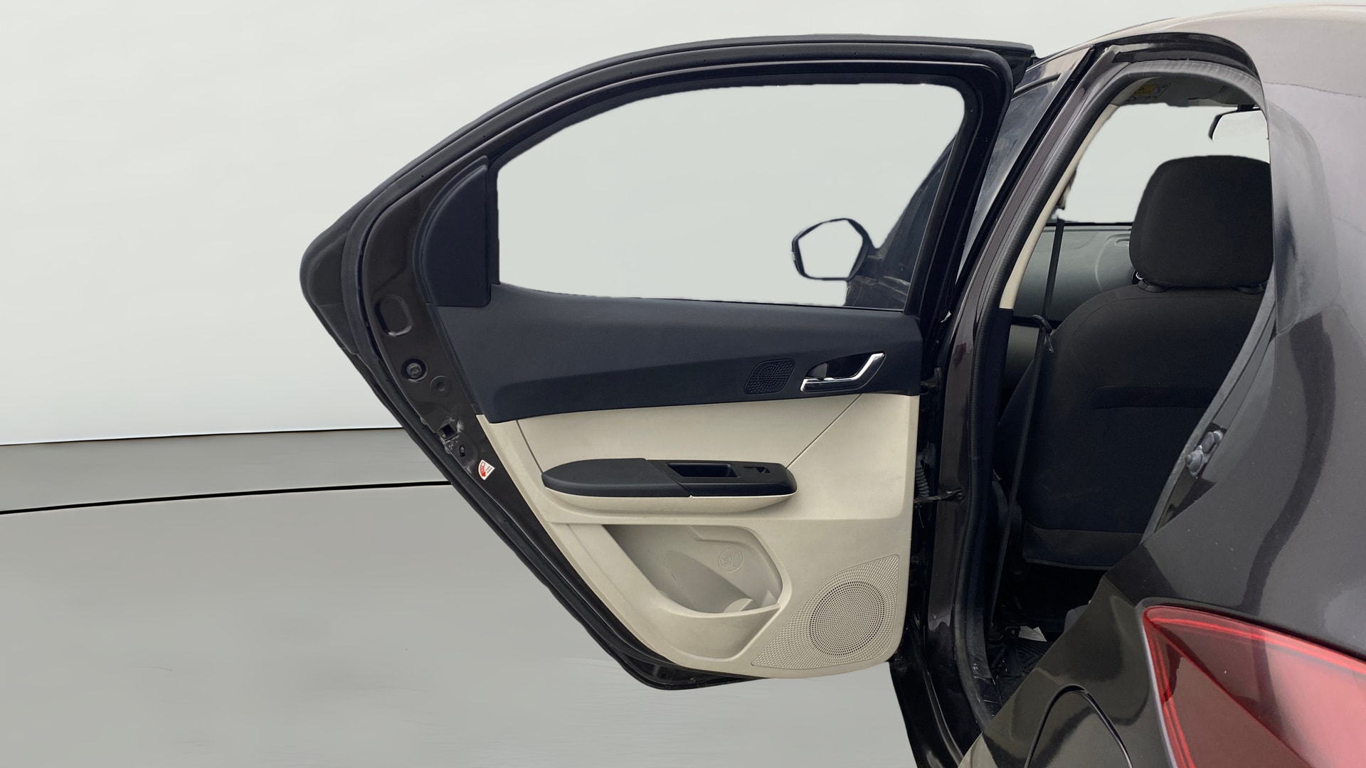 View 2023 Tata Tiago Revotorq XB Image 22 Used 2023 Tata Tiago Revotorq XB Image 22