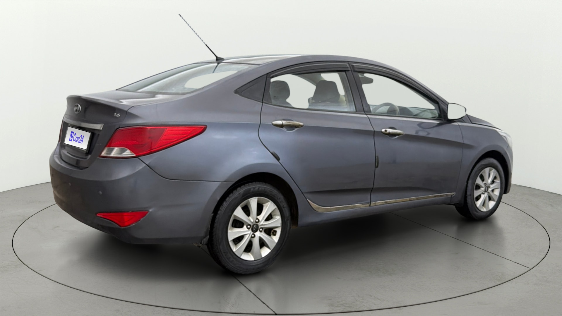 View 2015 Hyundai Fluidic Verna 1.6 VTVT S Image 41 Used 2015 Hyundai Fluidic Verna 1.6 VTVT S Image 41