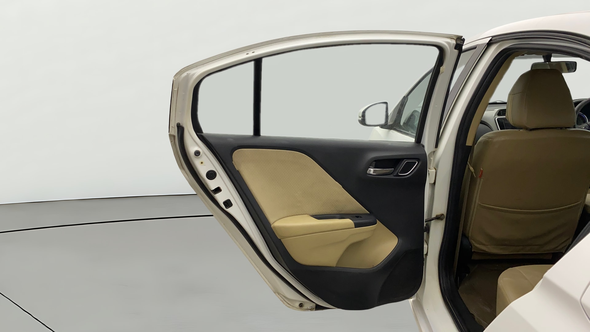 View 2019 Honda City ZX MT Diesel Anniversary Edition Image 15 Used 2019 Honda City ZX MT Diesel Anniversary Edition Image 15