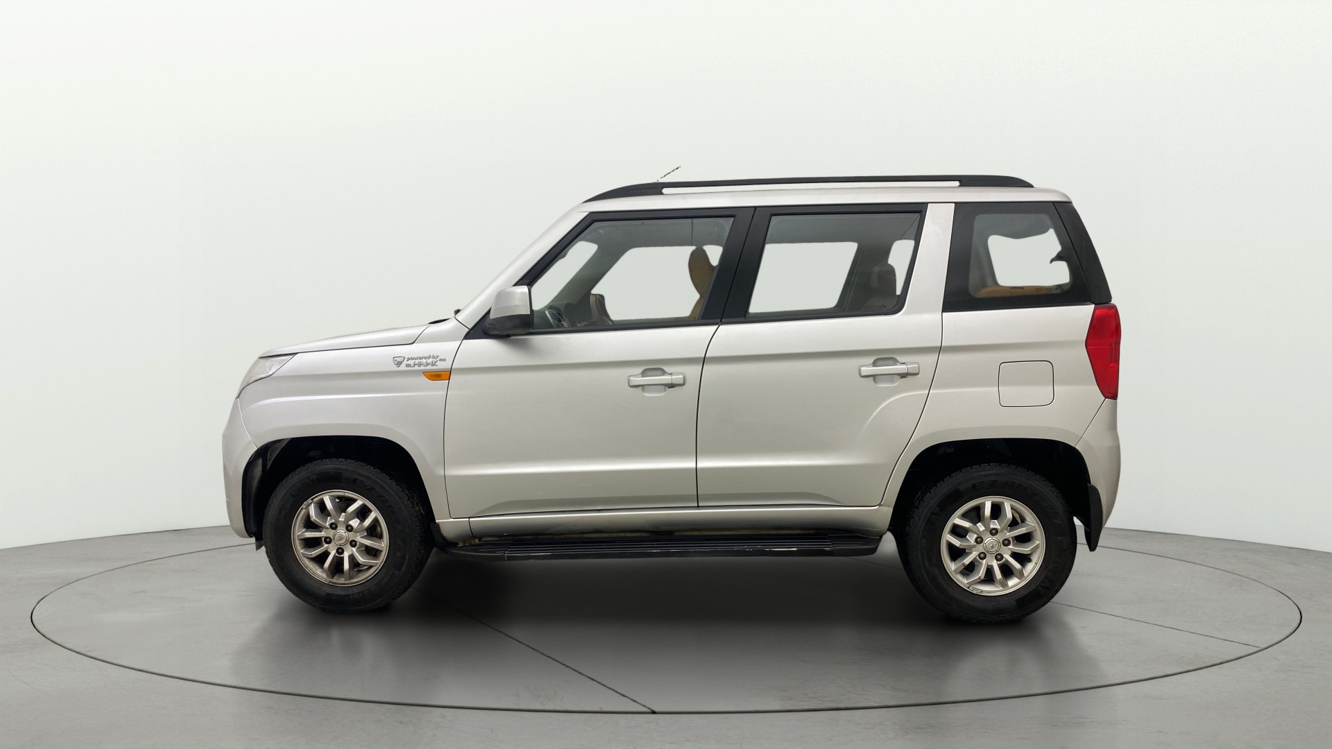View 2017 Mahindra TUV300 T8 Image 5 Used 2017 Mahindra TUV300 T8 Image 5