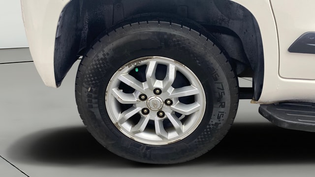 View Mahindra TUV300 Image 24 Used Mahindra TUV300 Image 24