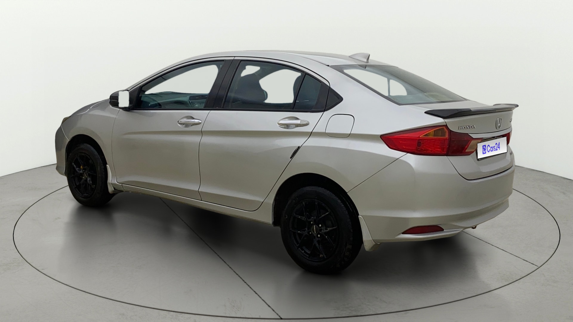 View 2015 Honda City ZX MT Diesel Anniversary Edition Image 2 Used 2015 Honda City ZX MT Diesel Anniversary Edition Image 2