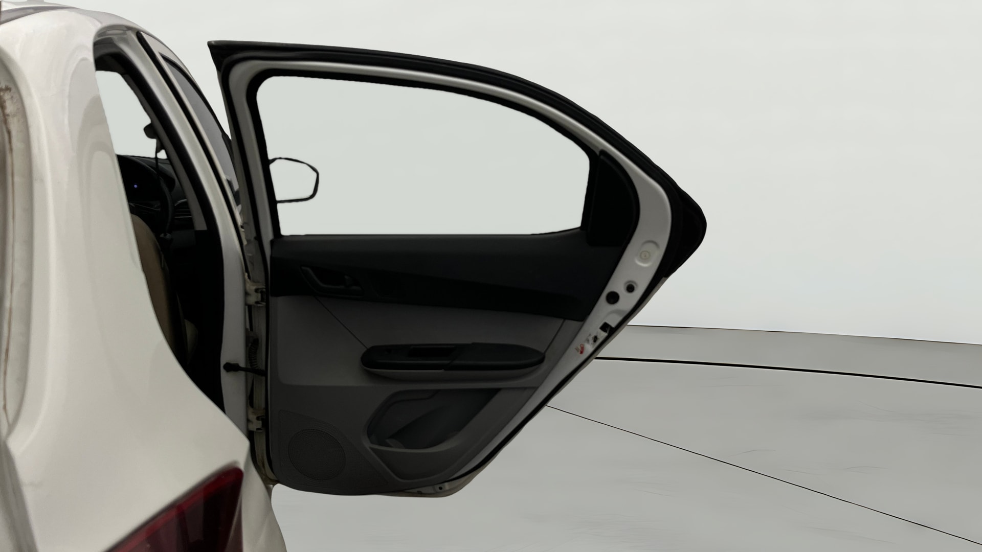 View 2021 Tata Tiago Revotorq XB Image 7 Used 2021 Tata Tiago Revotorq XB Image 7