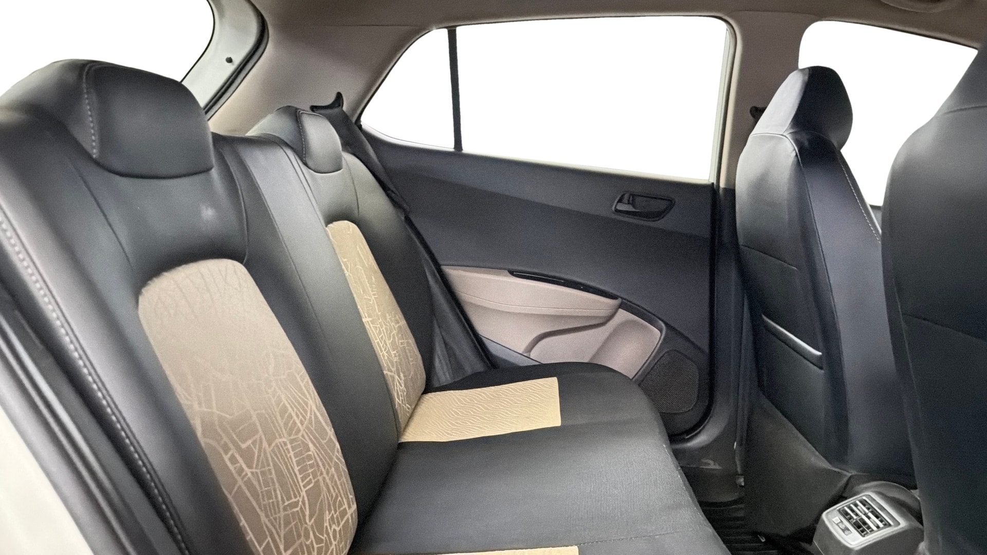 View 2017 Hyundai Grand i10 Magna 1.2 Kappa VTVT Image 29 Used 2017 Hyundai Grand i10 Magna 1.2 Kappa VTVT Image 29