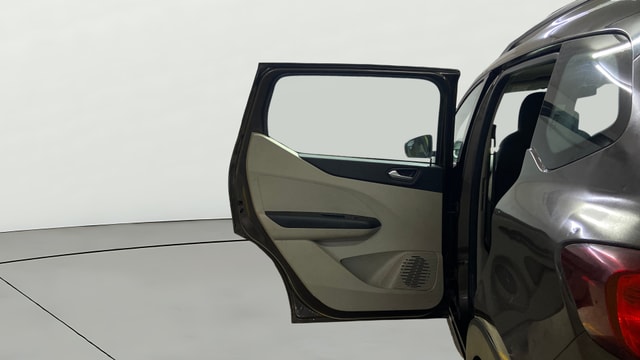 View Renault Triber Image 16 Used Renault Triber Image 16