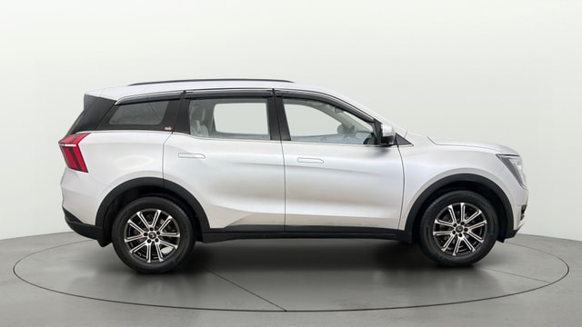 View Mahindra XUV700 Image 29 Used Mahindra XUV700 Image 29
