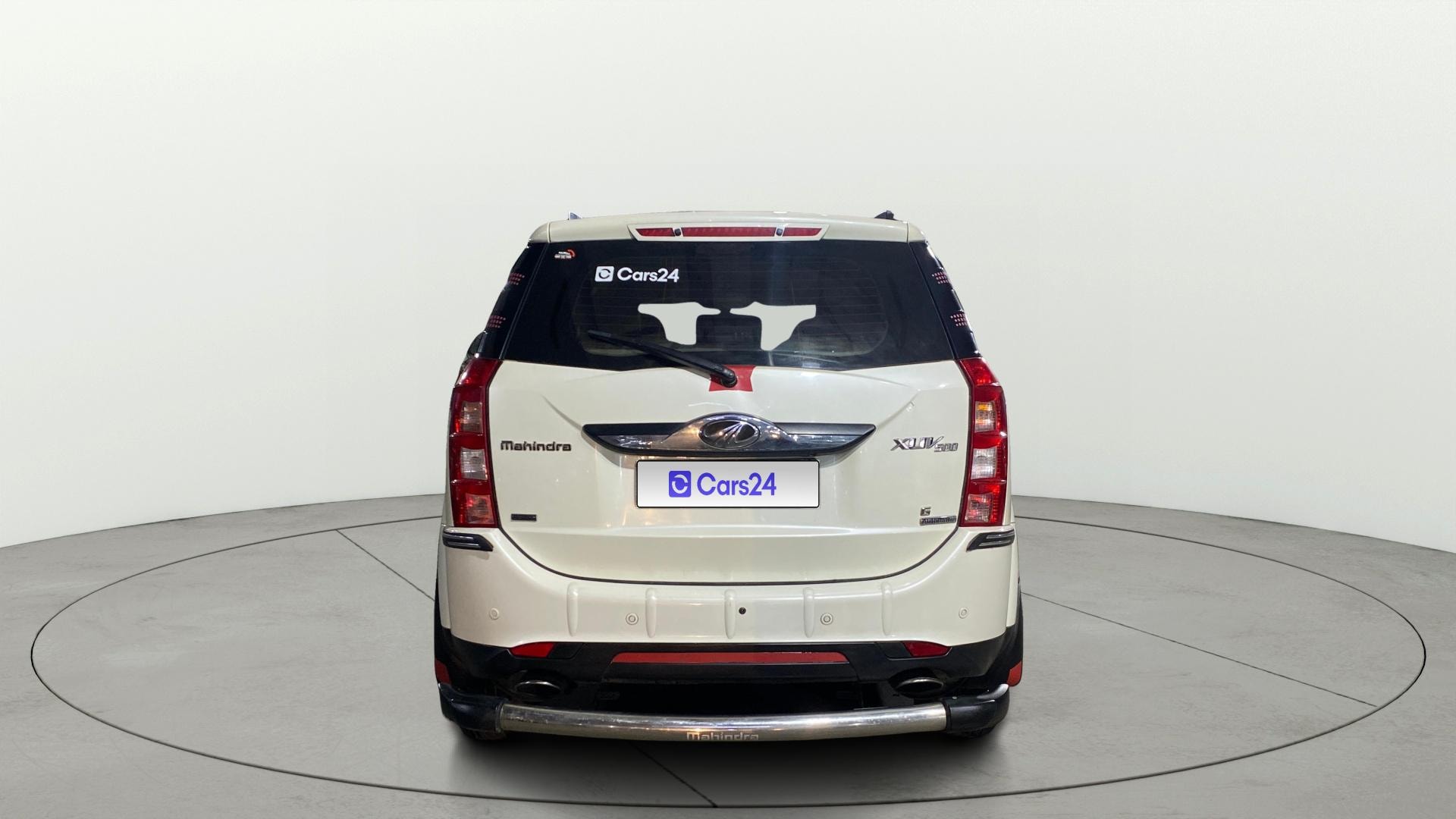 View 2018 Mahindra XUV500 G AT Image 42 Used 2018 Mahindra XUV500 G AT Image 42