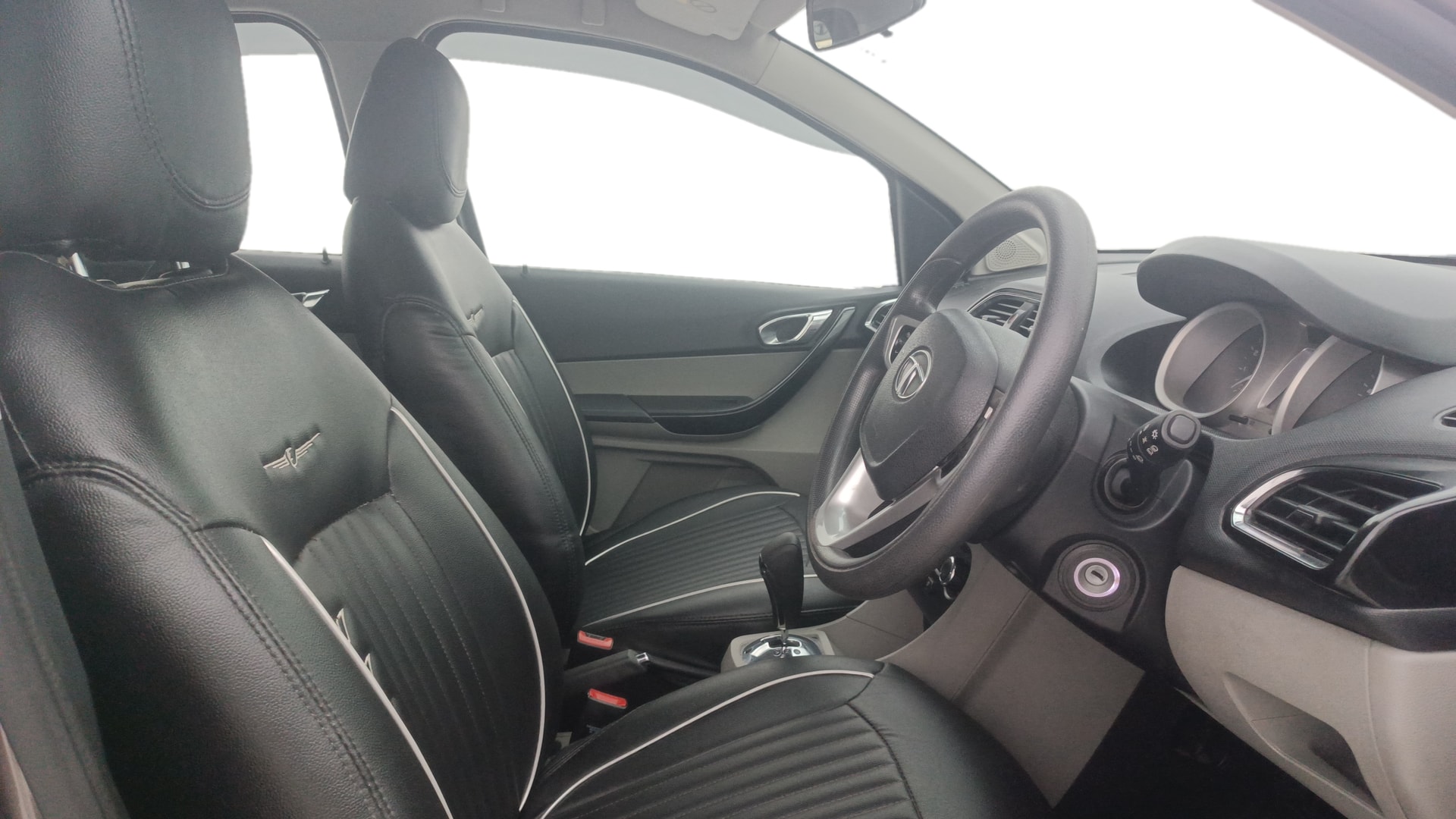 View 2018 Tata Tiago Revotorq XB Image 25 Used 2018 Tata Tiago Revotorq XB Image 25
