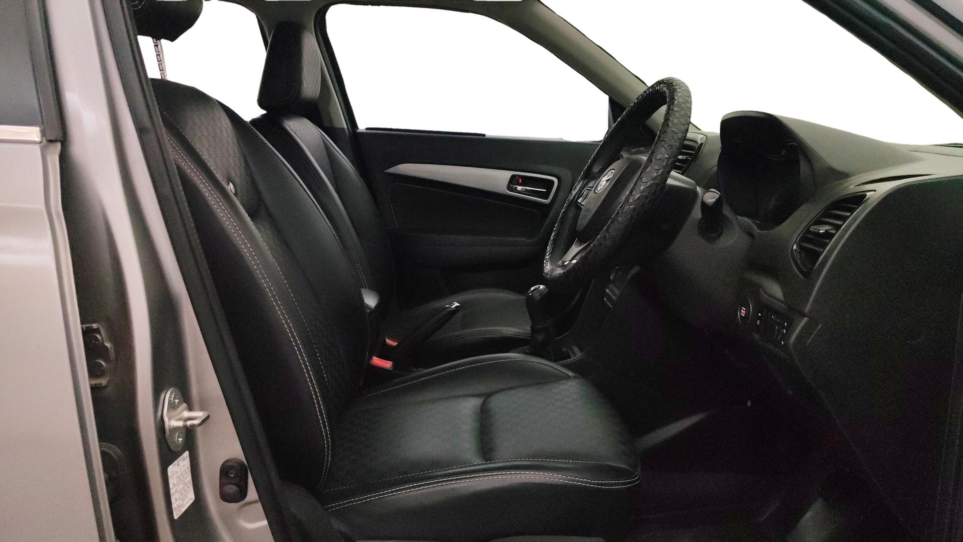 View 2022 Toyota Urban Cruiser High MT Image 18 Used 2022 Toyota Urban Cruiser High MT Image 18