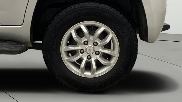 View Mahindra TUV300 Image 11 Used Mahindra TUV300 Image 11