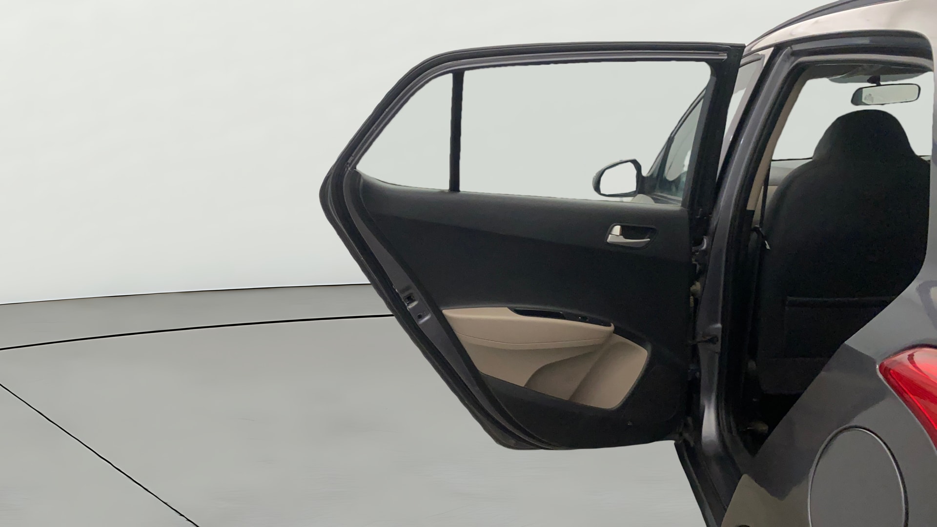 View 2015 Hyundai Grand i10 Sportz 1.2 Kappa Image 22 Used 2015 Hyundai Grand i10 Sportz 1.2 Kappa Image 22