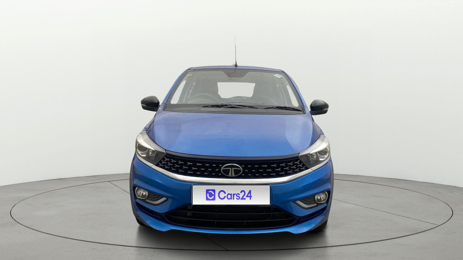 View 2024 Tata Tiago Revotorq XB Image 1 Used 2024 Tata Tiago Revotorq XB Image 1