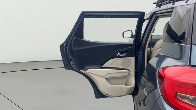View Mahindra XUV300 Image 15 Used Mahindra XUV300 Image 15