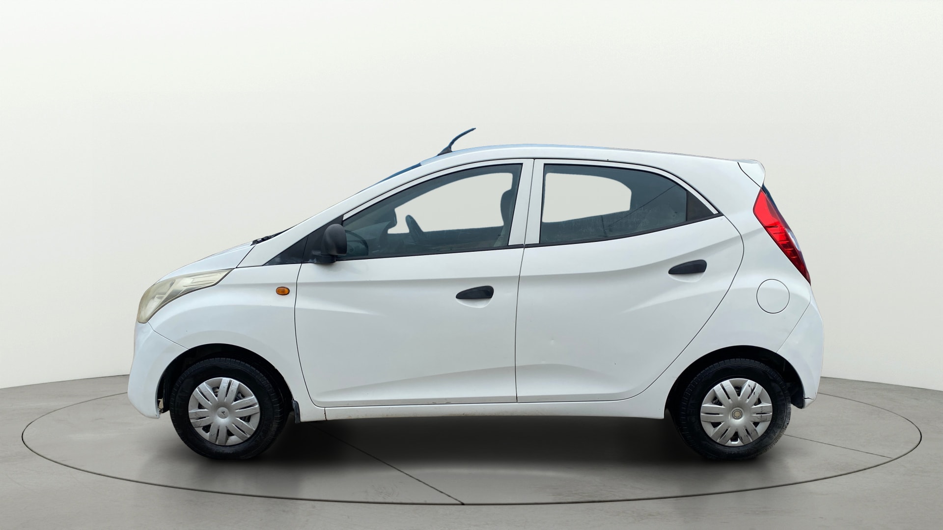 View 2015 Hyundai EON Era Plus Image 5 Used 2015 Hyundai EON Era Plus Image 5