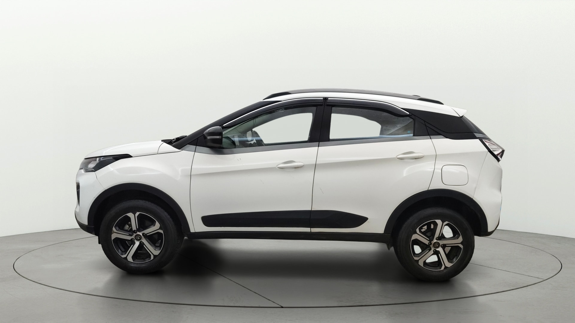 View 2022 Tata Nexon Revotron XE Image 27 Used 2022 Tata Nexon Revotron XE Image 27