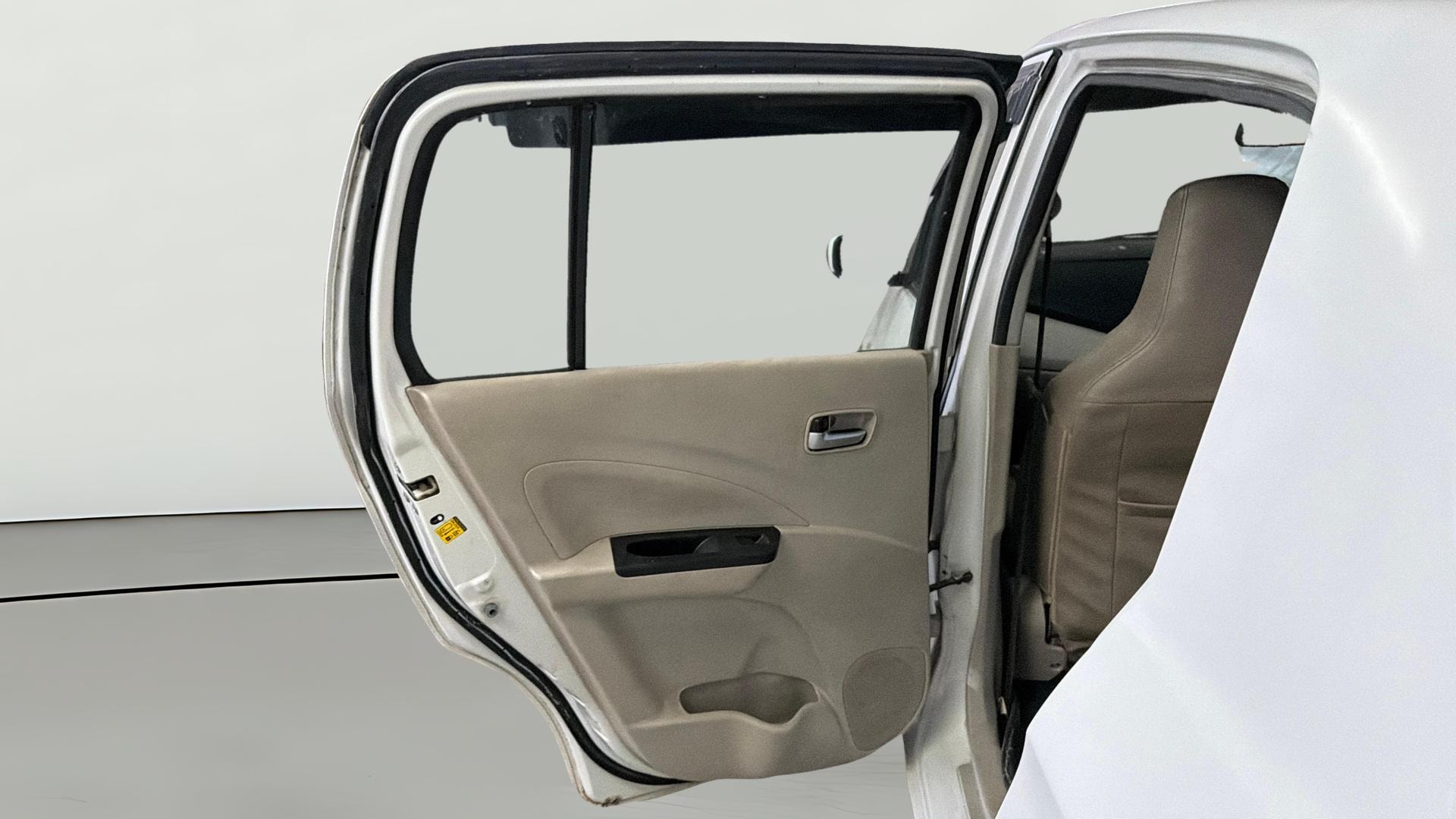 View 2018 Maruti Suzuki 1000 Base Variant Image 22 Used 2018 Maruti Suzuki 1000 Base Variant Image 22