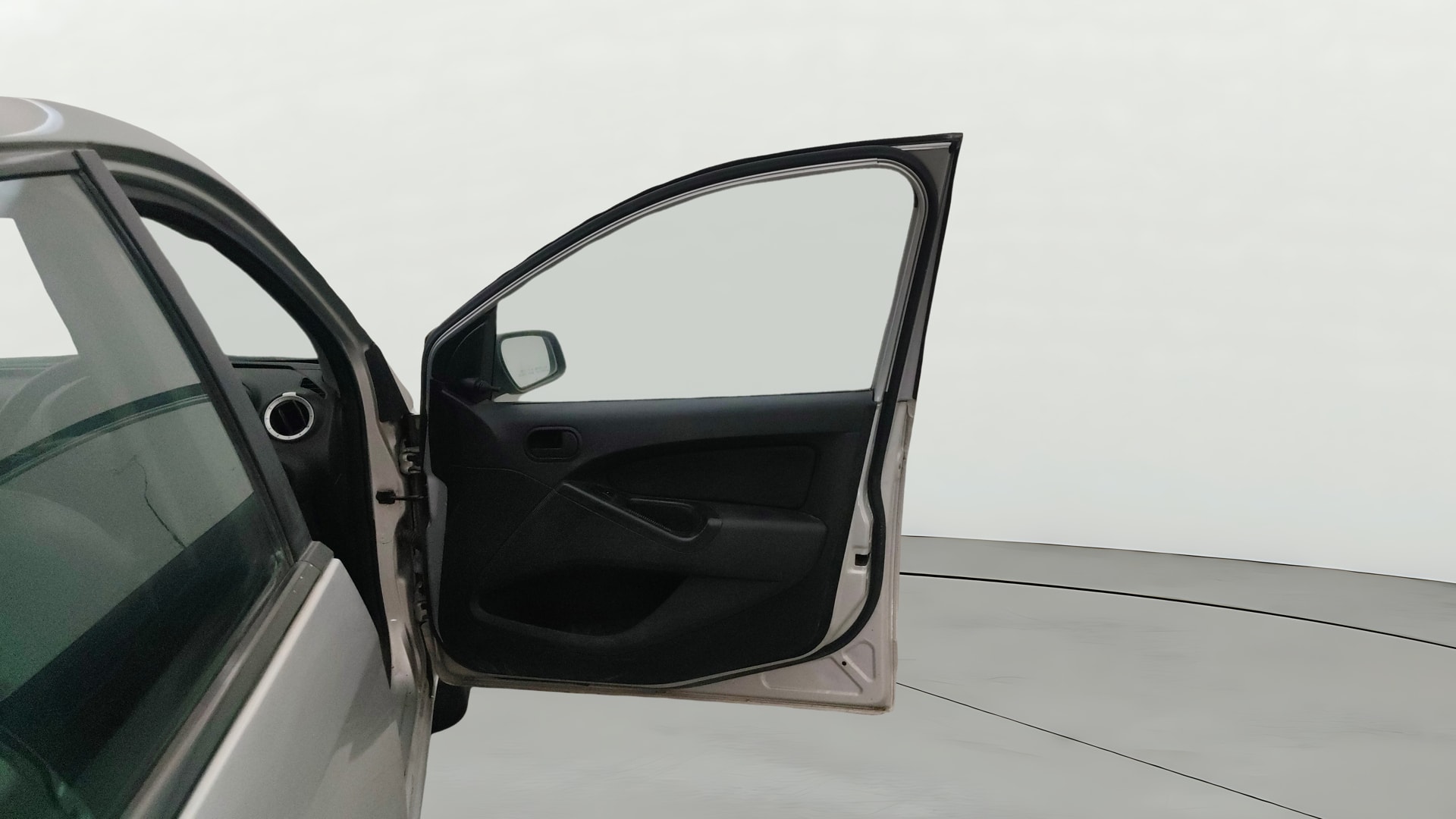View 2013 Ford Figo 1.2P Ambiente MT BS IV Image 43 Used 2013 Ford Figo 1.2P Ambiente MT BS IV Image 43