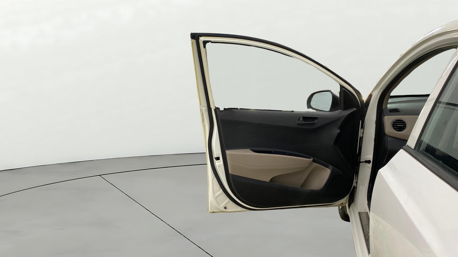 View 2015 Hyundai Grand i10 Magna 1.2 Kappa VTVT Image 30 Used 2015 Hyundai Grand i10 Magna 1.2 Kappa VTVT Image 30