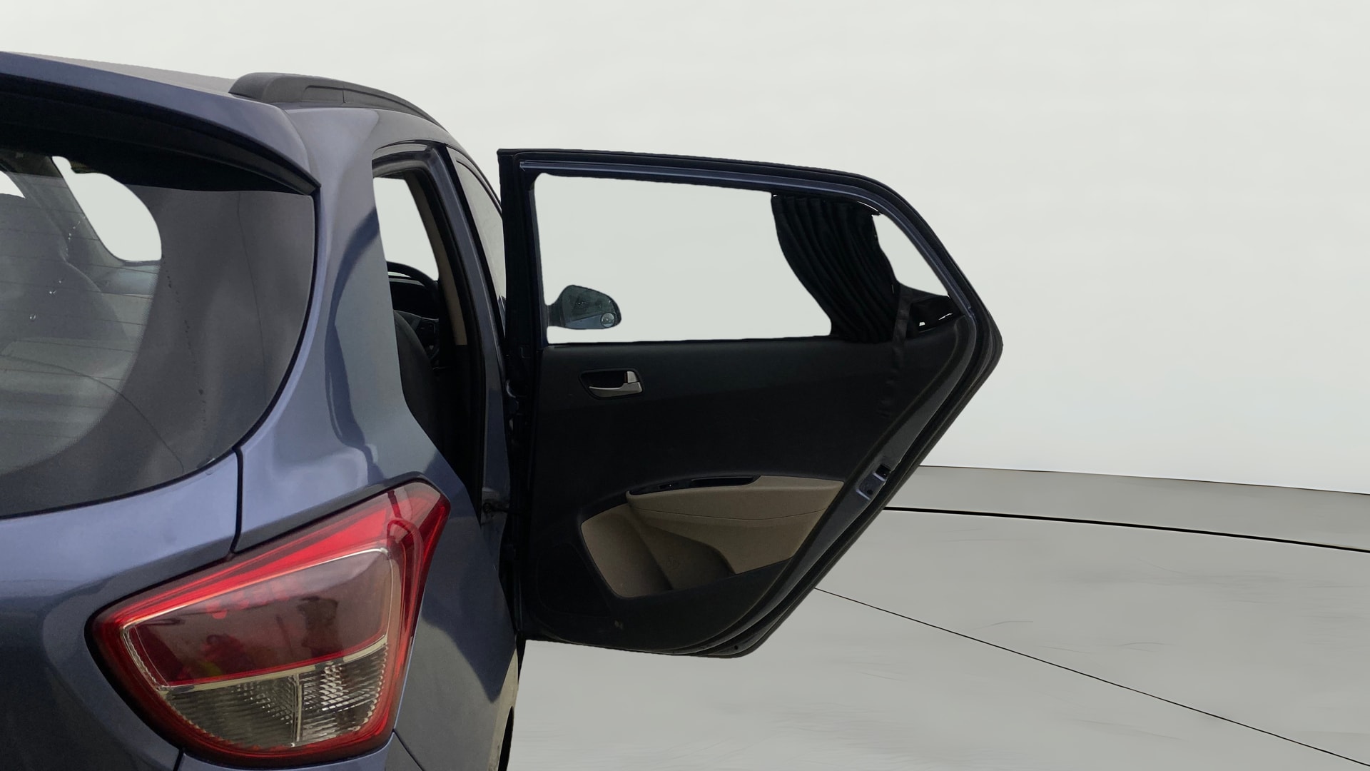 View 2014 Hyundai Grand i10 1.1 Asta Diesel Image 7 Used 2014 Hyundai Grand i10 1.1 Asta Diesel Image 7