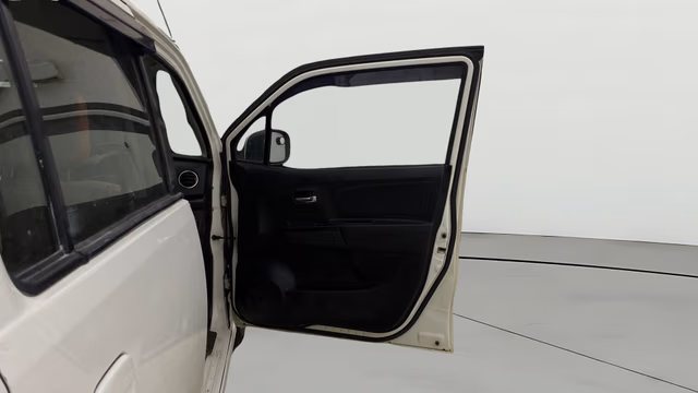 View Maruti Suzuki Stingray Image 44 Used Maruti Suzuki Stingray Image 44