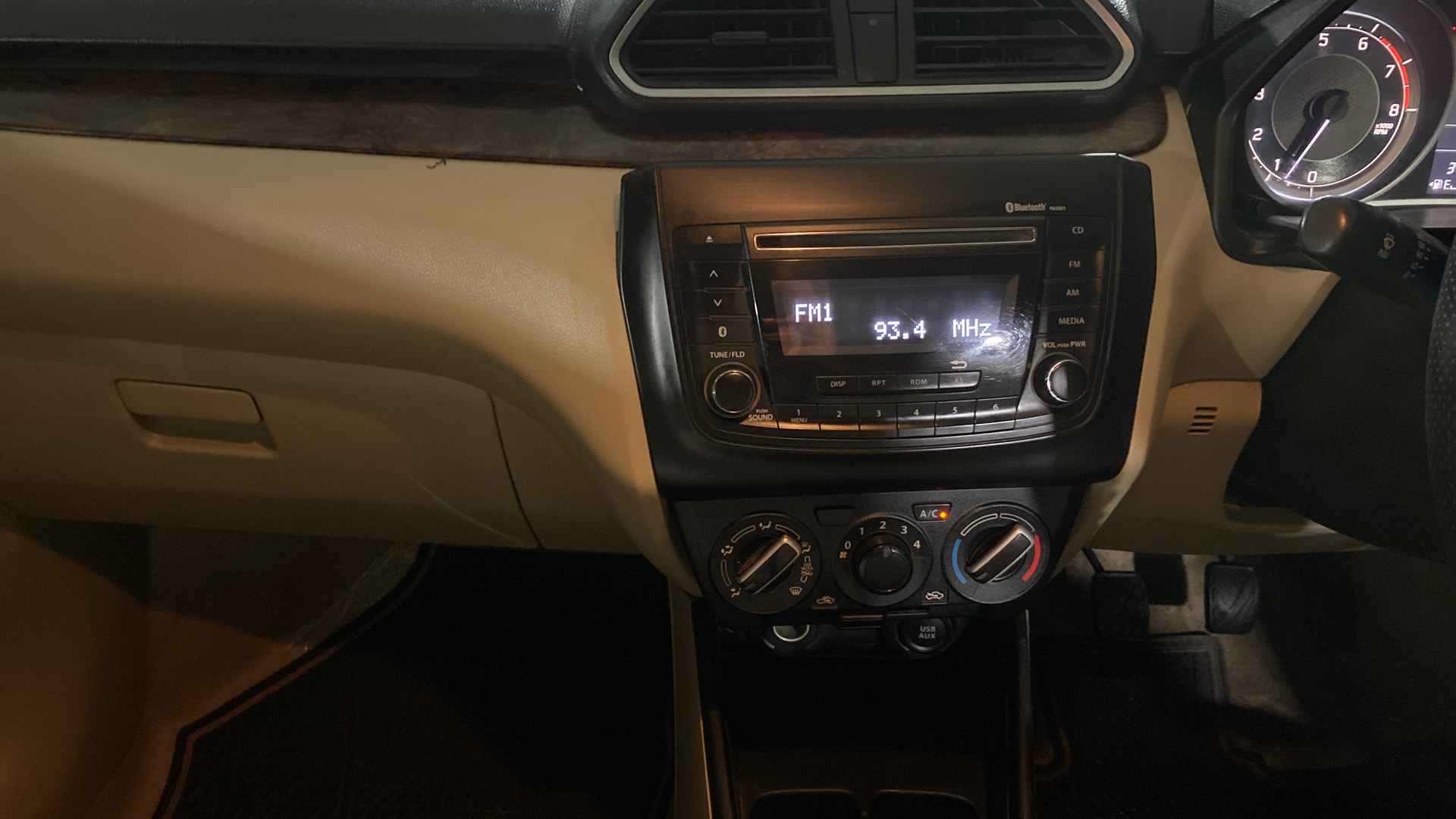 View 2017 Maruti Suzuki 1000 Base Variant Image 17 Used 2017 Maruti Suzuki 1000 Base Variant Image 17