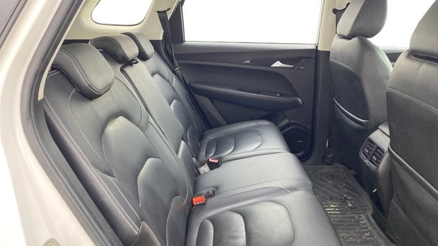 View MG Hector Image 31 Used MG Hector Image 31