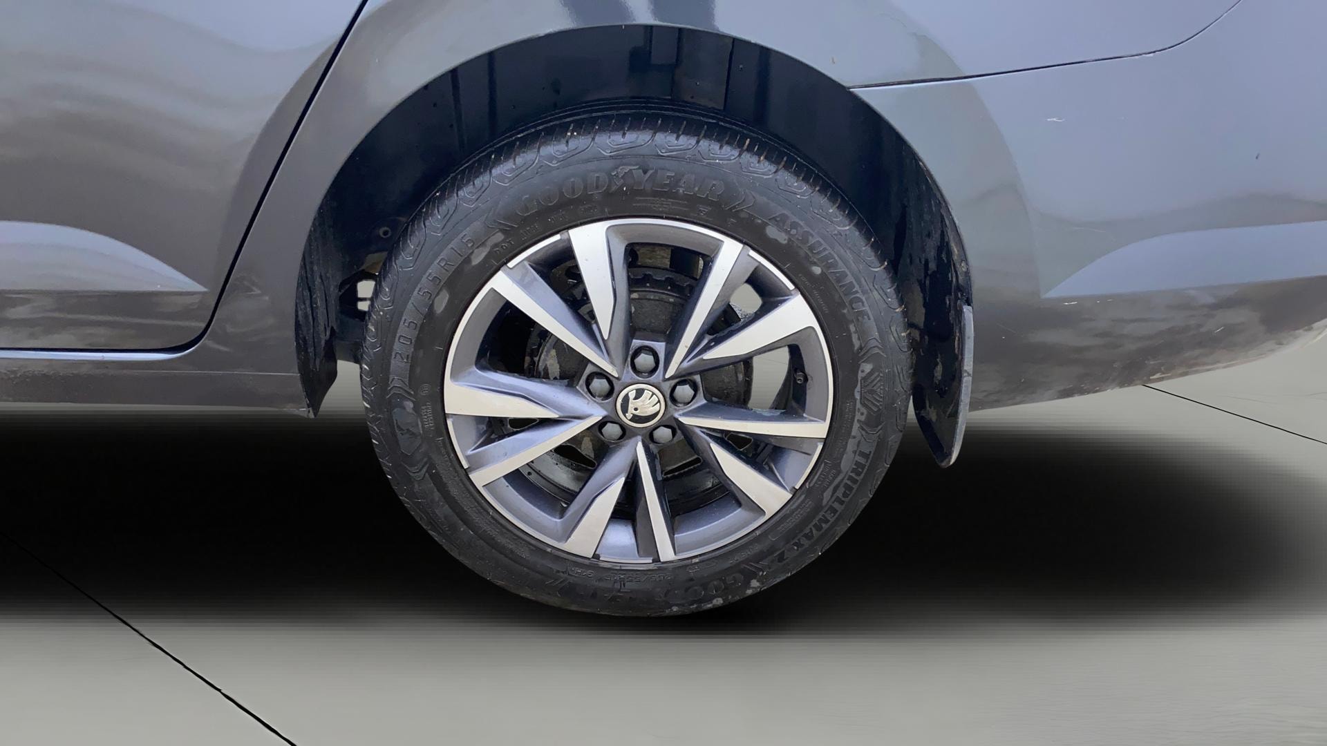 View 2023 Skoda Slavia Style 1.0 TSI AT Image 8 Used 2023 Skoda Slavia Style 1.0 TSI AT Image 8