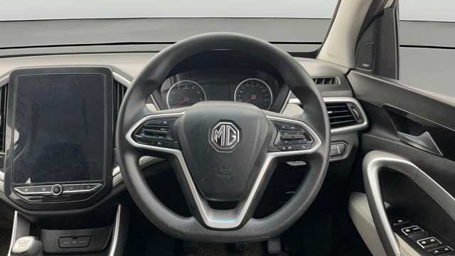 View MG Hector Plus Image 14 Used MG Hector Plus Image 14