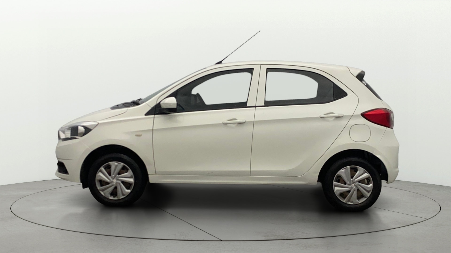 View 2018 Tata Tiago Revotorq XB Image 28 Used 2018 Tata Tiago Revotorq XB Image 28