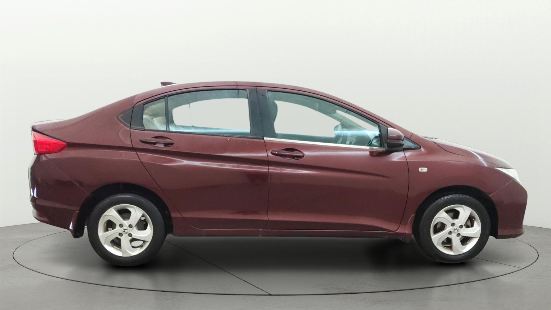 View 2015 Honda City ZX MT Diesel Anniversary Edition Image 8 Used 2015 Honda City ZX MT Diesel Anniversary Edition Image 8