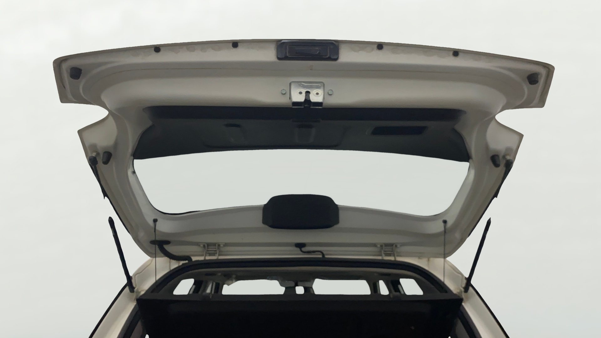 View 2019 Hyundai Venue SX (O) 1.0 iMT Petrol Image 33 Used 2019 Hyundai Venue SX (O) 1.0 iMT Petrol Image 33