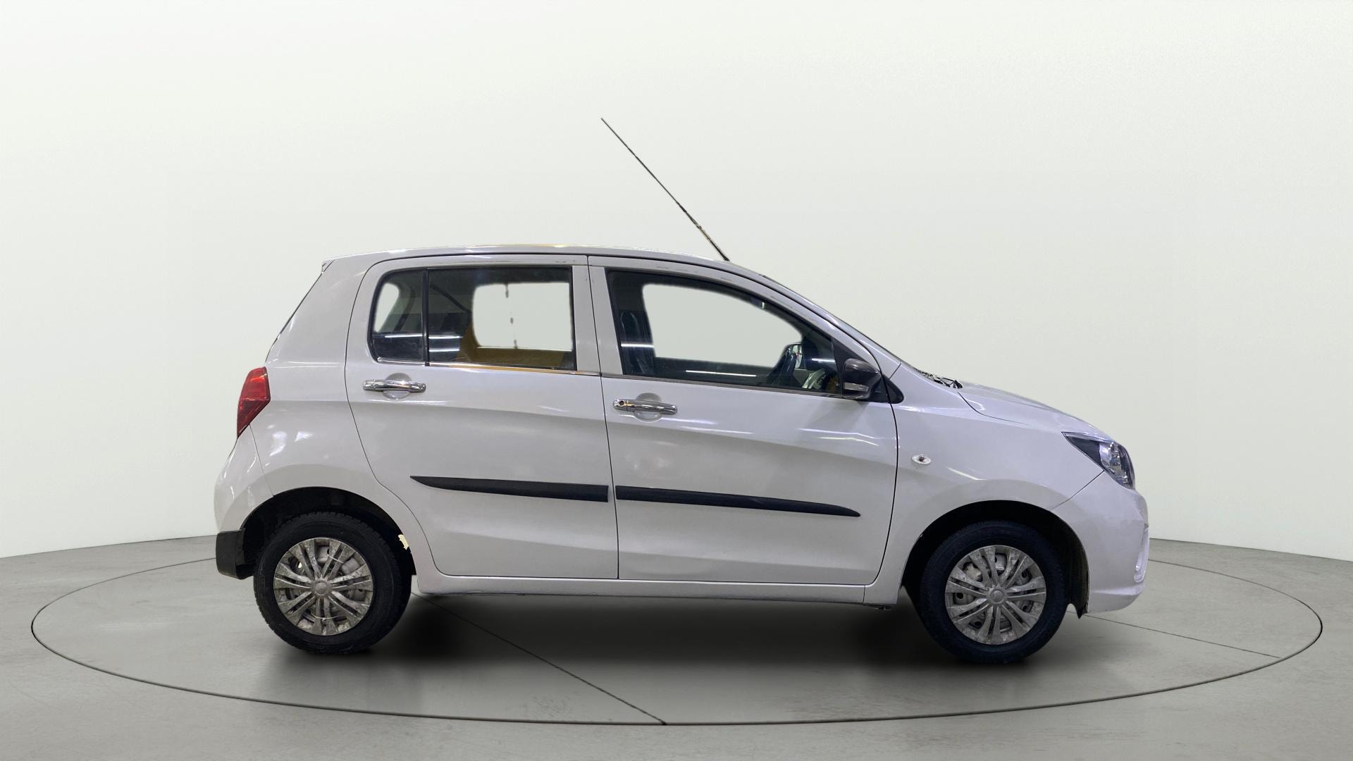 View 2019 Maruti Suzuki 1000 Base Variant Image 8 Used 2019 Maruti Suzuki 1000 Base Variant Image 8