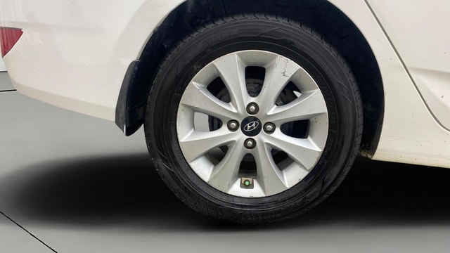View Hyundai Fluidic Verna Image 24 Used Hyundai Fluidic Verna Image 24