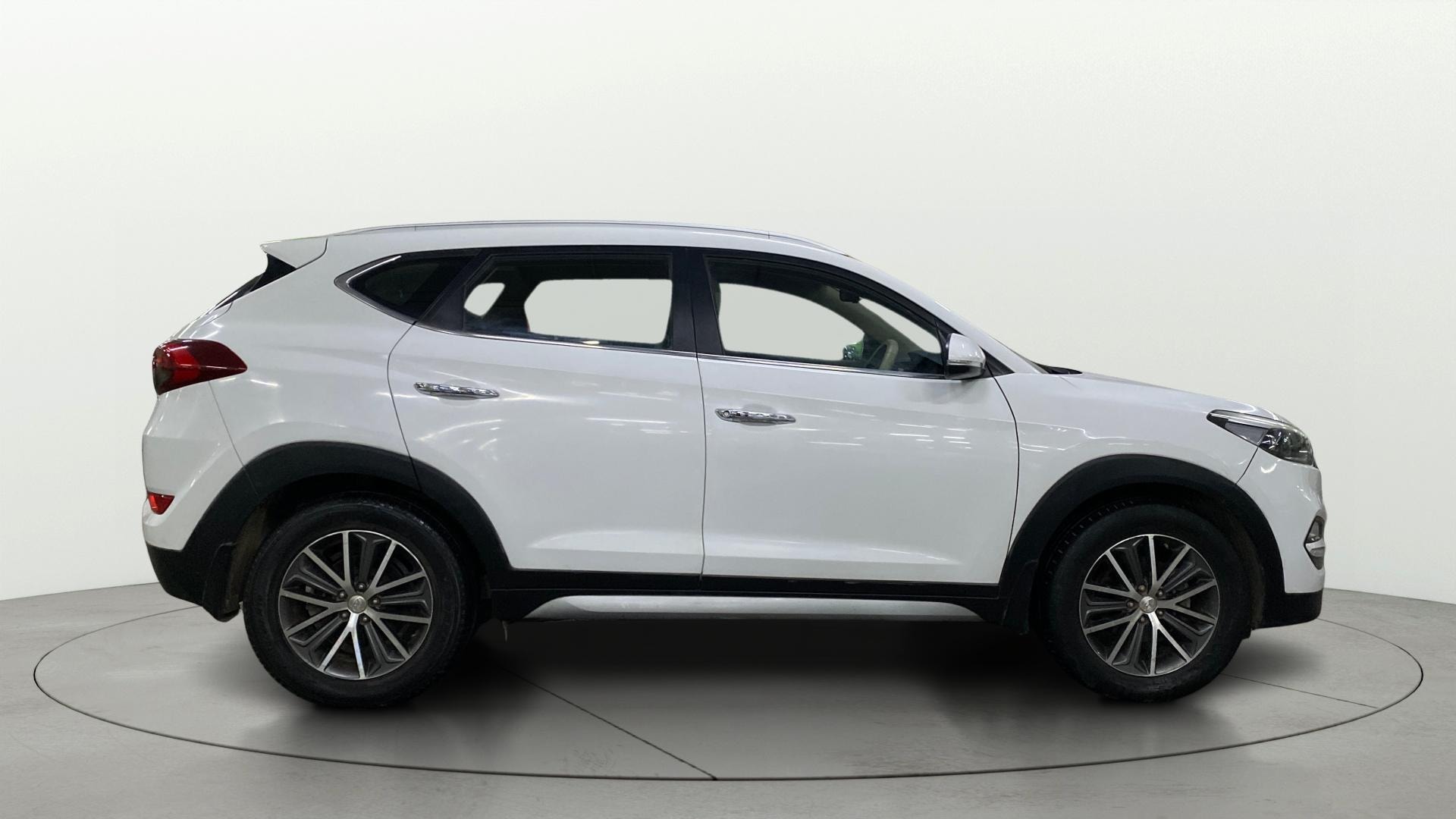 View 2018 Hyundai Tucson R 2.0 6-Speed Automatic GL BS IV Image 28 Used 2018 Hyundai Tucson R 2.0 6-Speed Automatic GL BS IV Image 28