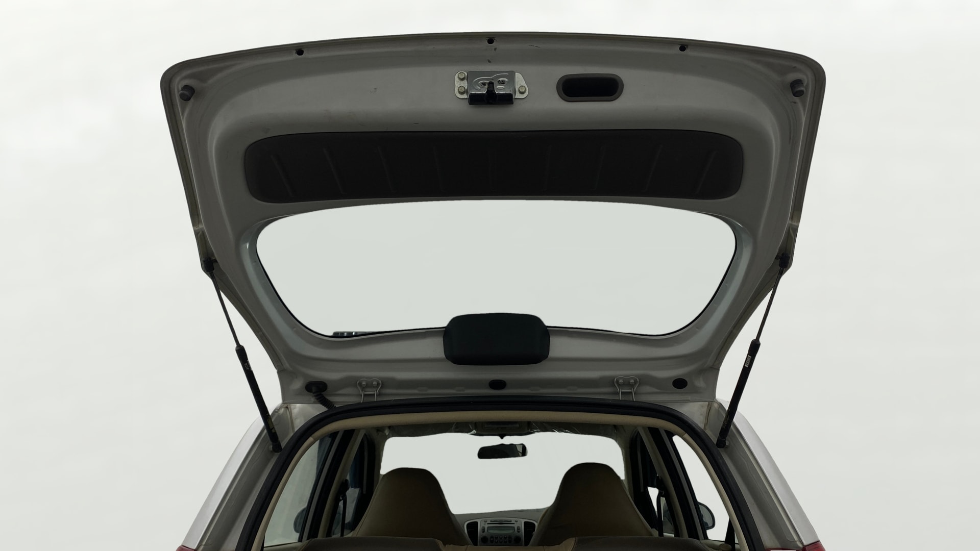View 2014 Hyundai i10 1.2 Asta MT Image 16 Used 2014 Hyundai i10 1.2 Asta MT Image 16
