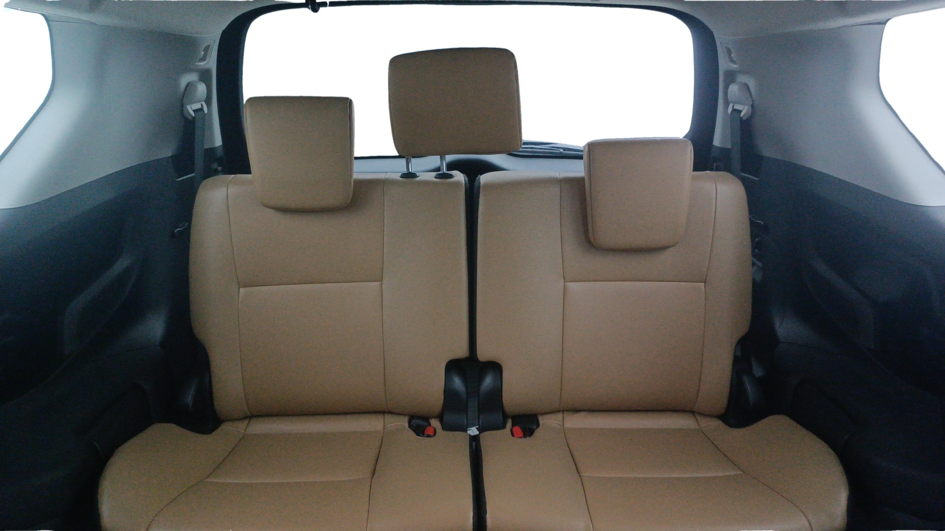 View 2021 Toyota Innova Crysta 2.4 G MT 7-Seater BS IV Image 10 Used 2021 Toyota Innova Crysta 2.4 G MT 7-Seater BS IV Image 10